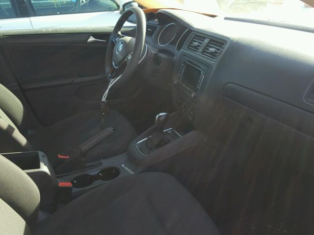 3VW2K7AJ8FM256389 - 2015 VOLKSWAGEN JETTA BASE 银色 照片 5