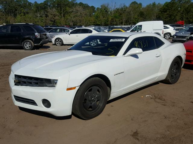 2G1FA1ED8B9104634 - 2011 CHEVROLET CAMARO LS WHITE photo 2