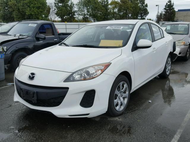 JM1BL1TG2D1782641 - 2013 MAZDA 3 I WHITE photo 2