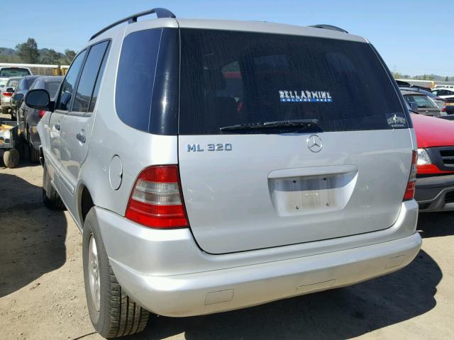 4JGAB54E5YA153640 - 2000 MERCEDES-BENZ ML 320 SILVER photo 3