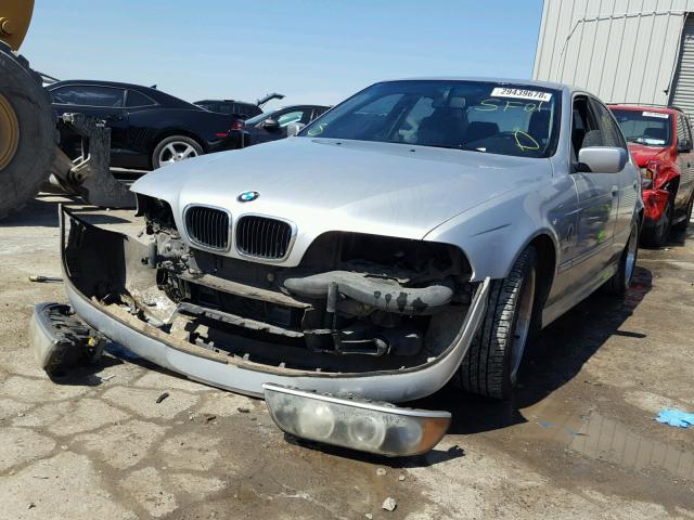 WBADT43431GX26536 - 2001 BMW 525 I AUTO SILVER photo 2