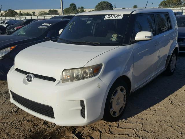 JTLZE4FE0B1135029 - 2011 TOYOTA SCION XB WHITE photo 2