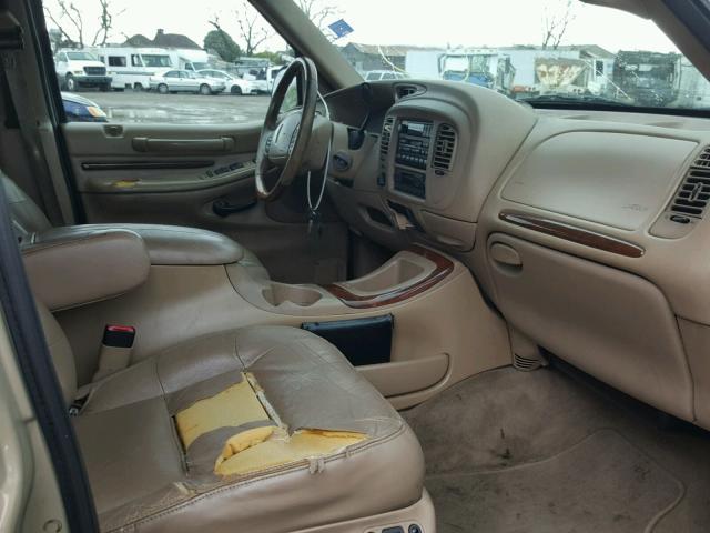 5LMPU28A6XLJ19667 - 1999 LINCOLN NAVIGATOR 金色 照片 5