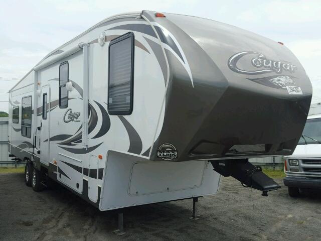 4YDF32723D2506286 - 2013 KEYSTONE TRAILER WHITE photo 1