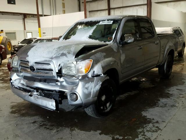 5TBET34176S558542 - 2006 TOYOTA TUNDRA DOU SILVER photo 2