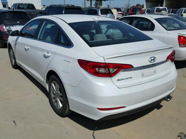 5NPE24AF8FH122059 - 2015 HYUNDAI SONATA SE WHITE photo 3