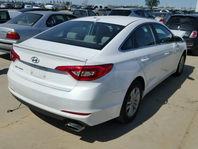 5NPE24AF8FH122059 - 2015 HYUNDAI SONATA SE WHITE photo 4