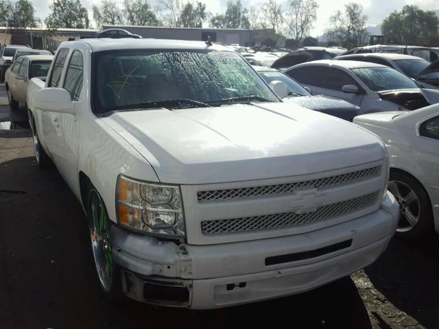 3GCPCSE05BG199698 - 2011 CHEVROLET SILVERADO WHITE photo 1