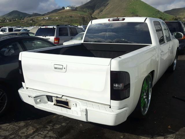 3GCPCSE05BG199698 - 2011 CHEVROLET SILVERADO WHITE photo 4