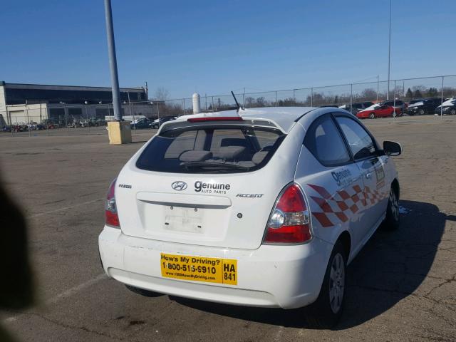 KMHCM3AC1AU184107 - 2010 HYUNDAI ACCENT BLU WHITE photo 4