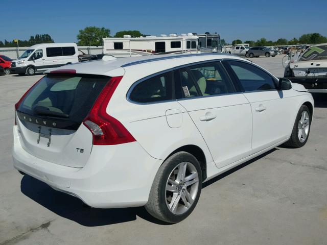 YV140MEB4F1207734 - 2015 VOLVO V60 PREMIE WHITE photo 4