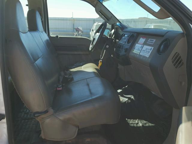 1FTSX21538EB33294 - 2008 FORD F250 SUPER WHITE photo 5