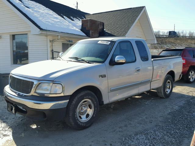 2FTRX17252CA52798 - 2002 FORD F150 SILVER photo 2