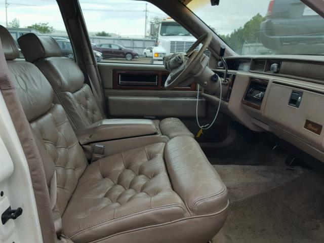 1G6CB53B1M4214725 - 1991 CADILLAC FLEETWOOD WHITE photo 5