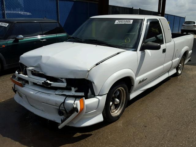 1GCCS19W2X8182624 - 1999 CHEVROLET S TRUCK S1 WHITE photo 2