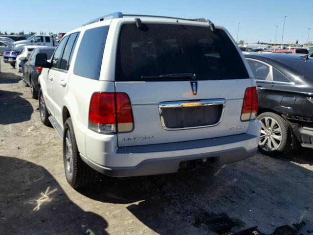 5LMEU88H74ZJ13926 - 2004 LINCOLN AVIATOR 白色 照片 3