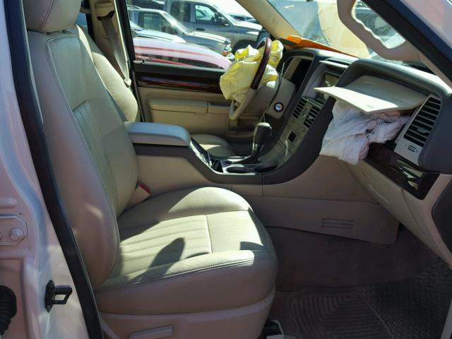 5LMEU88H74ZJ13926 - 2004 LINCOLN AVIATOR 白色 照片 5