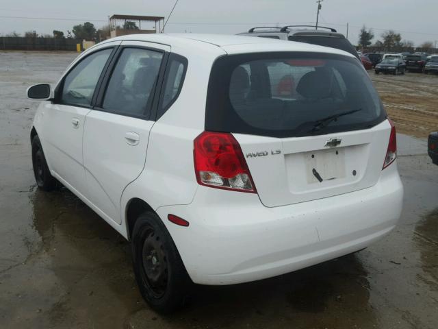 KL1TD62645B490516 - 2005 CHEVROLET AVEO BASE WHITE photo 3