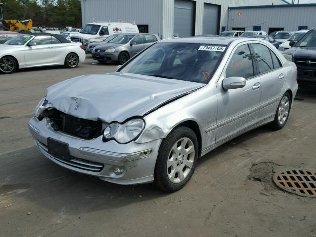 WDBRF84J95F615737 - 2005 MERCEDES-BENZ C 320 4MAT SILVER photo 2