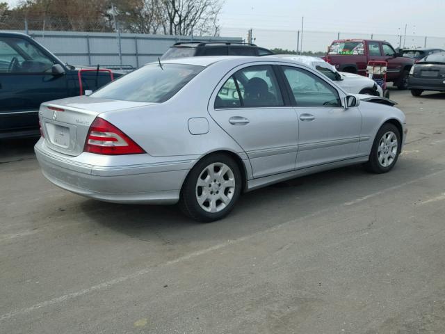 WDBRF84J95F615737 - 2005 MERCEDES-BENZ C 320 4MAT SILVER photo 4