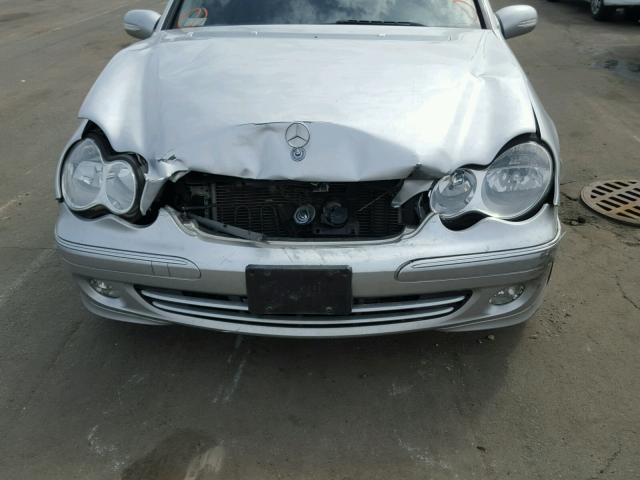 WDBRF84J95F615737 - 2005 MERCEDES-BENZ C 320 4MAT SILVER photo 7