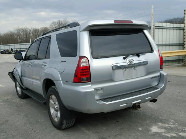 JTEBU14R878096138 - 2007 TOYOTA 4RUNNER SR SILVER photo 3