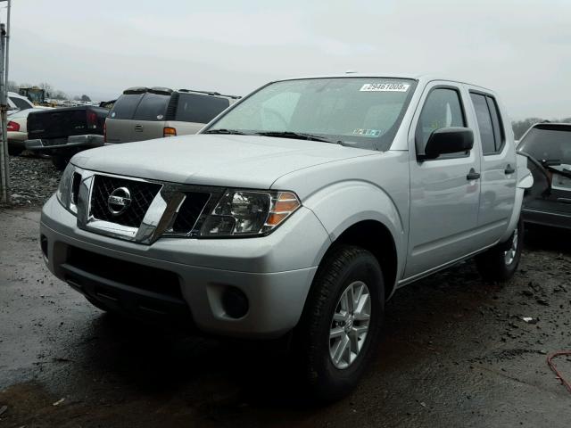 1N6AD0EV6FN744286 - 2015 NISSAN FRONTIER S SILVER photo 2