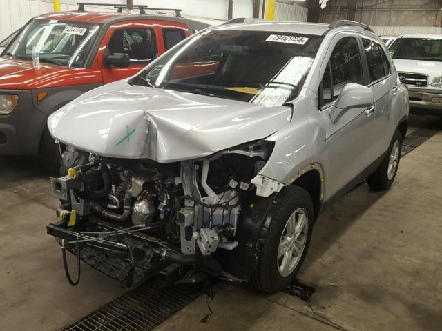 KL7CJPSB3HB200935 - 2017 CHEVROLET TRAX 1LT SILVER photo 2