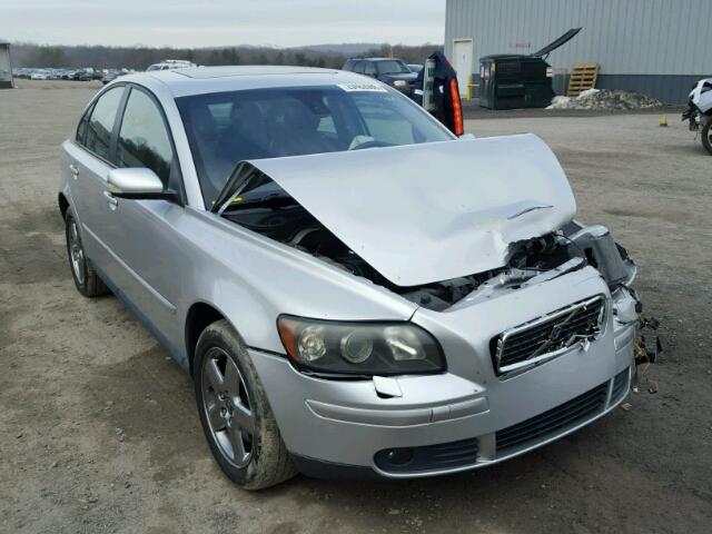 YV1MH682762160130 - 2006 VOLVO S40 T5 SILVER photo 1