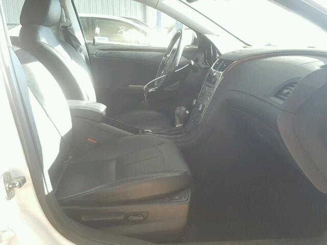 1G1ZE5E75BF376049 - 2011 CHEVROLET MALIBU LTZ 白色 照片 5
