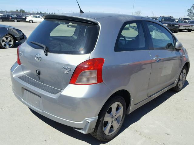 JTDJT923185157526 - 2008 TOYOTA YARIS SILVER photo 4