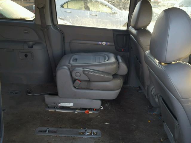 KNDMB233366029446 - 2006 KIA SEDONA EX SILVER photo 6