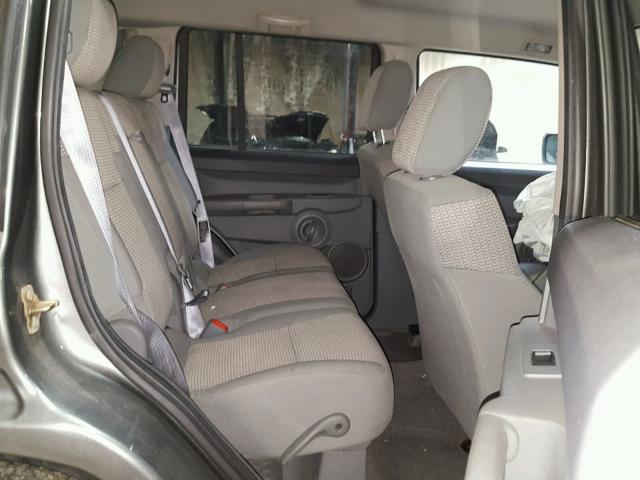 1J8HG48K57C578768 - 2007 JEEP COMMANDER GRAY photo 6