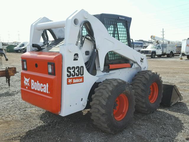 A5HA35476 - 2010 BOBCAT S330 WHITE photo 4