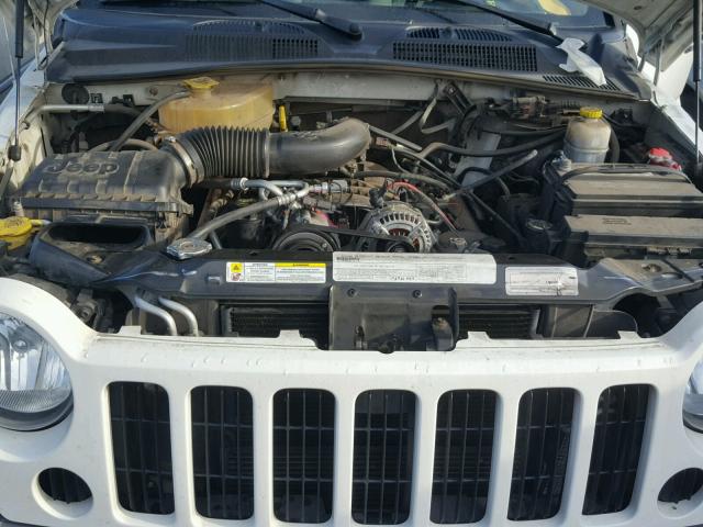 1J4GL48K47W513689 - 2007 JEEP LIBERTY SP WHITE photo 7