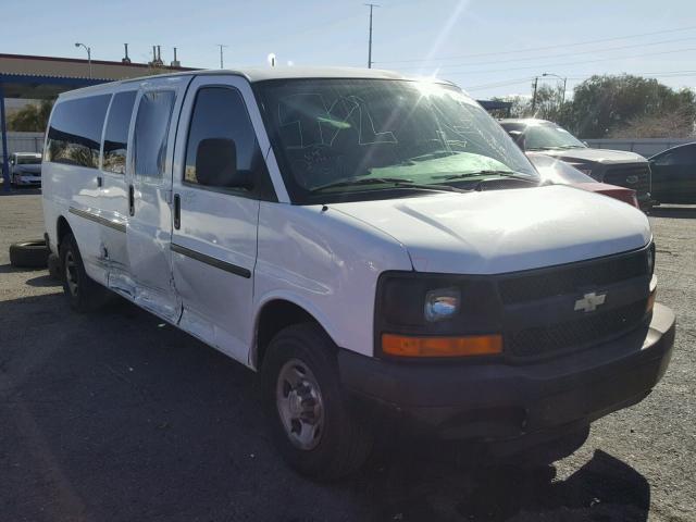 1GAHG39U061112525 - 2006 CHEVROLET EXPRESS G3 WHITE photo 1