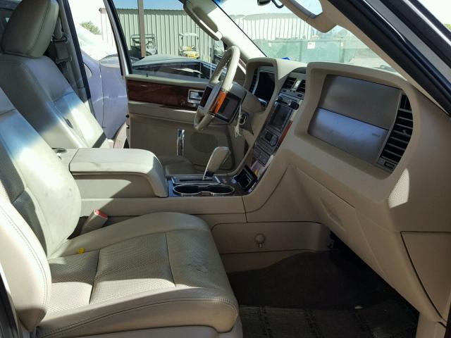 5LMJJ3H53BEJ00384 - 2011 LINCOLN NAVIGATOR 白色 照片 5