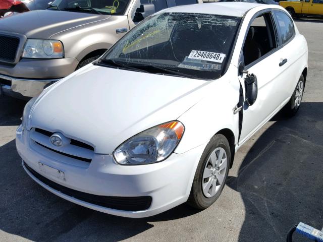 KMHCM36C89U114351 - 2009 HYUNDAI ACCENT GS WHITE photo 2