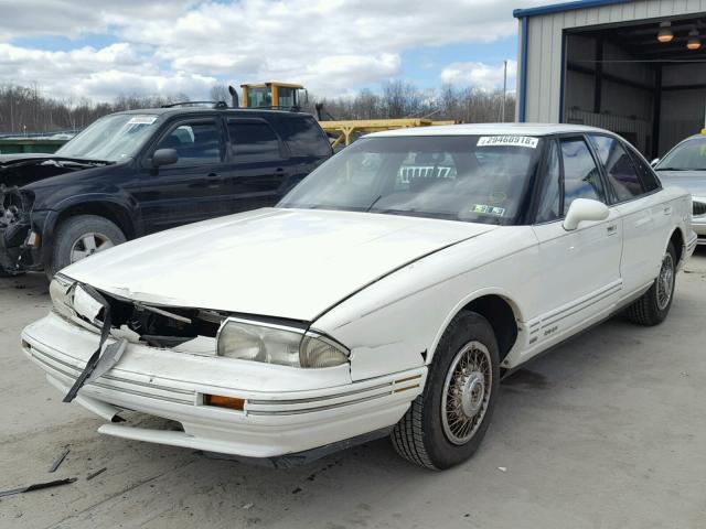 1G3HY53L4N1833204 - 1992 OLDSMOBILE 88 ROYALE WHITE photo 2