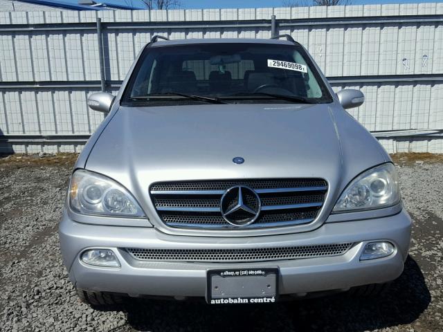 4JGAB75EX2A320334 - 2002 MERCEDES-BENZ ML 500 SILVER photo 9