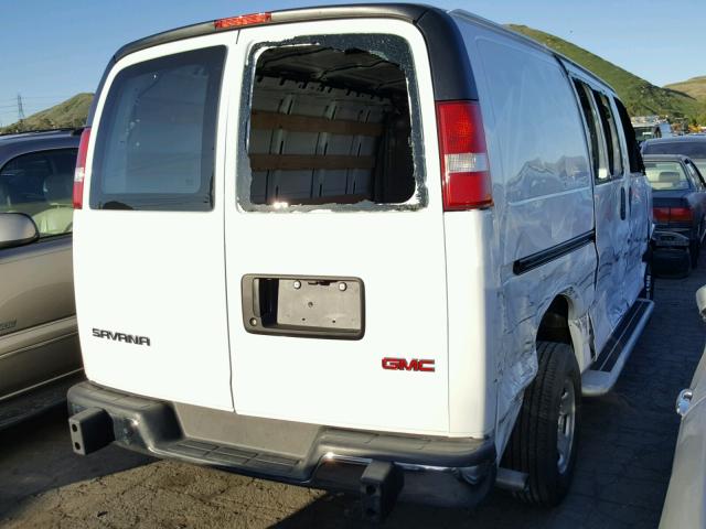 1GTW7AFF2H1914165 - 2017 GMC SAVANA G25 WHITE photo 4