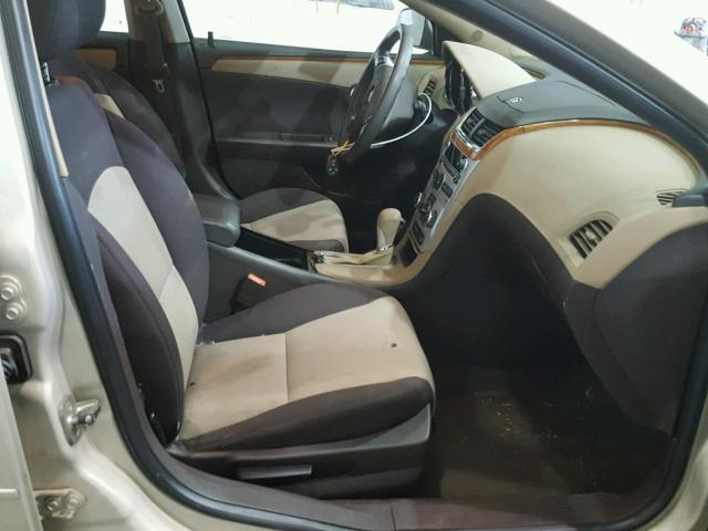 1G1ZC5E1XBF255180 - 2011 CHEVROLET MALIBU 1LT 金色 照片 5