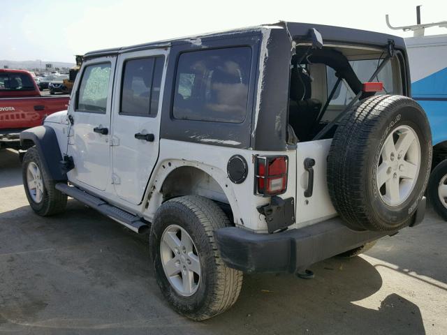 1C4BJWDG3FL608473 - 2015 JEEP WRANGLER U WHITE photo 3