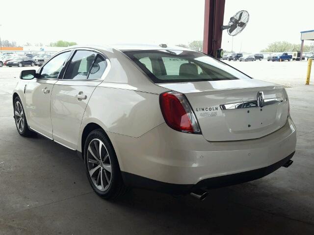 1LNHM93RX9G615015 - 2009 LINCOLN MKS WHITE photo 3