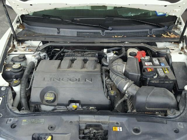 1LNHM93RX9G615015 - 2009 LINCOLN MKS WHITE photo 7