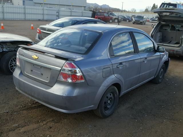 KL1TD56E99B339687 - 2009 CHEVROLET AVEO LS SILVER photo 4