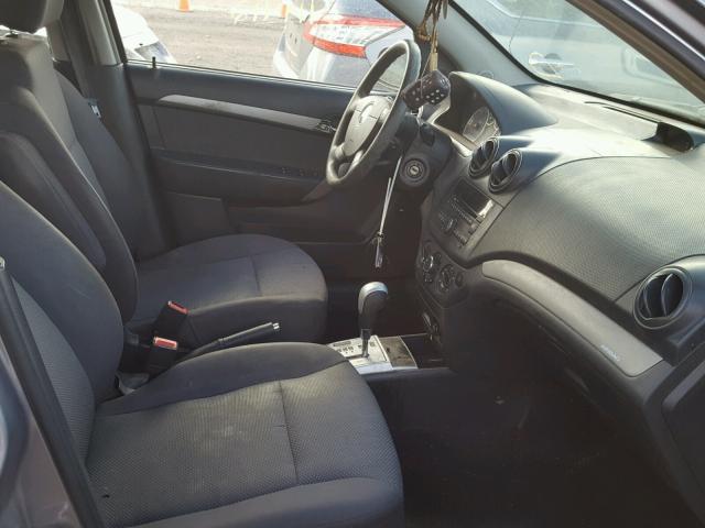 KL1TD56E99B339687 - 2009 CHEVROLET AVEO LS SILVER photo 5