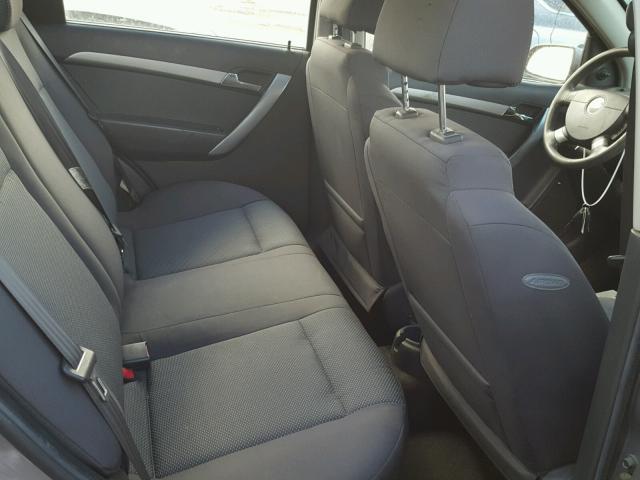 KL1TD56E99B339687 - 2009 CHEVROLET AVEO LS SILVER photo 6