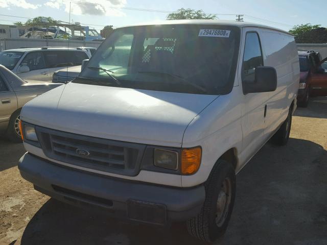 1FTRE14W06HA60626 - 2006 FORD ECONOLINE WHITE photo 2