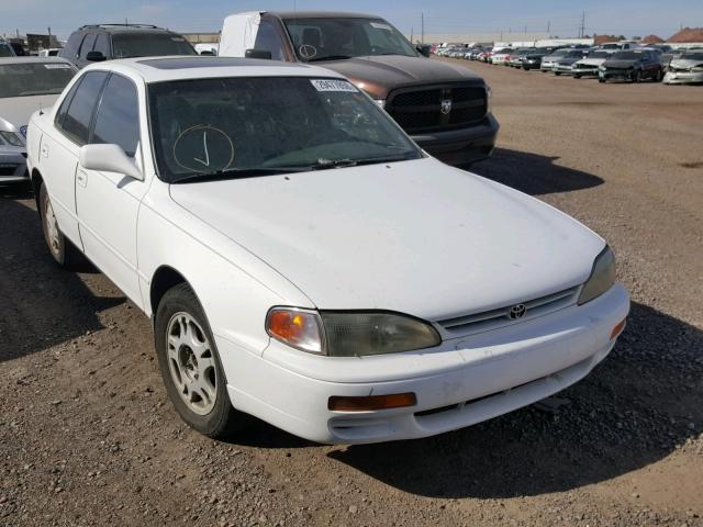 4T1BF12K2TU121455 - 1996 TOYOTA CAMRY LE WHITE photo 1